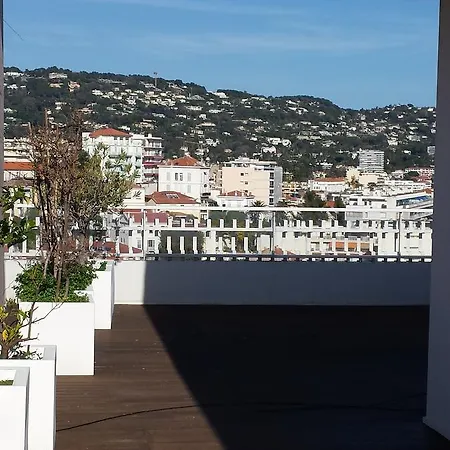 Amazing Three-bedroom Appartement *