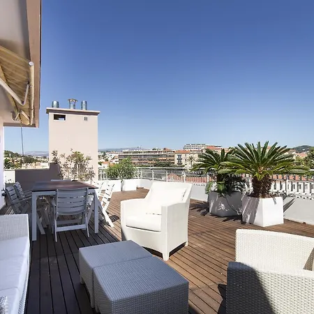 Amazing Three-bedroom *