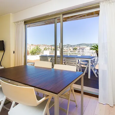 Amazing Three-bedroom *